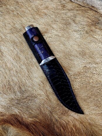 #6218 – Large “Hunter” Style Knife with Gator Sheath